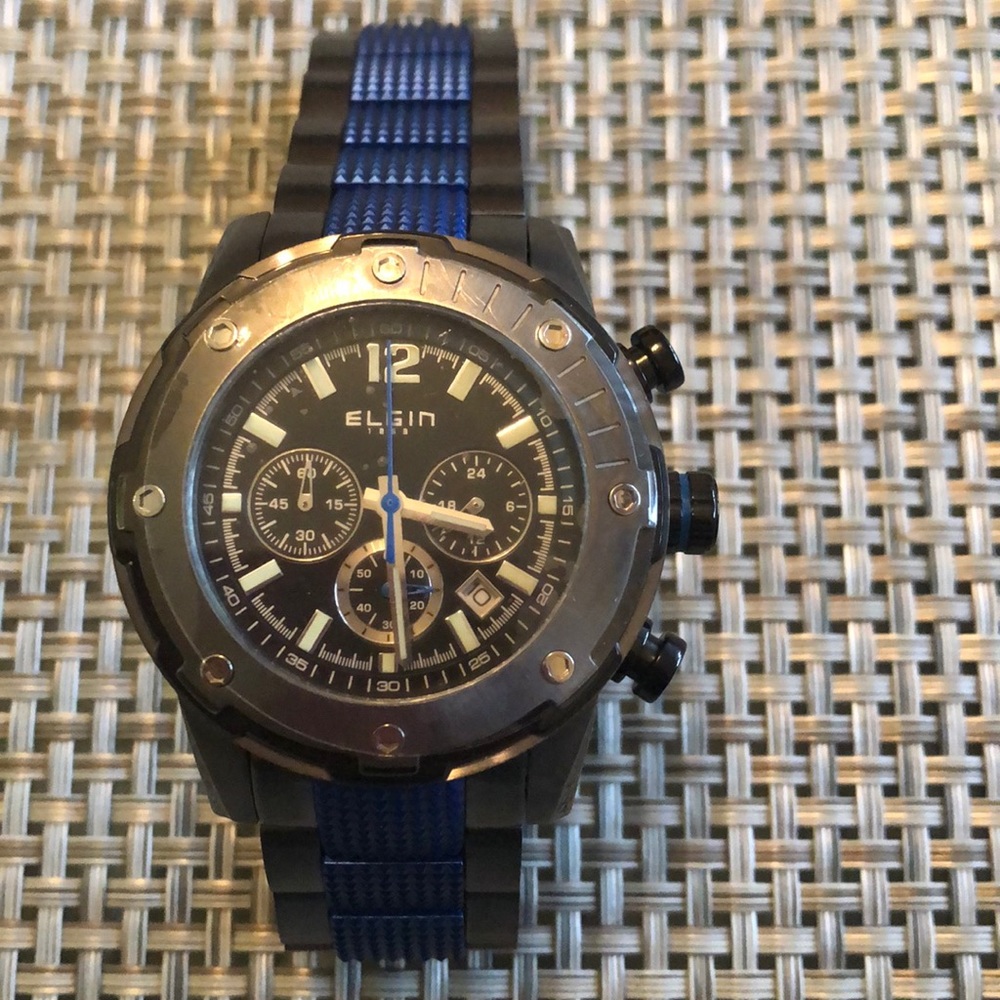 Elgin men’s watch.   needs battery
